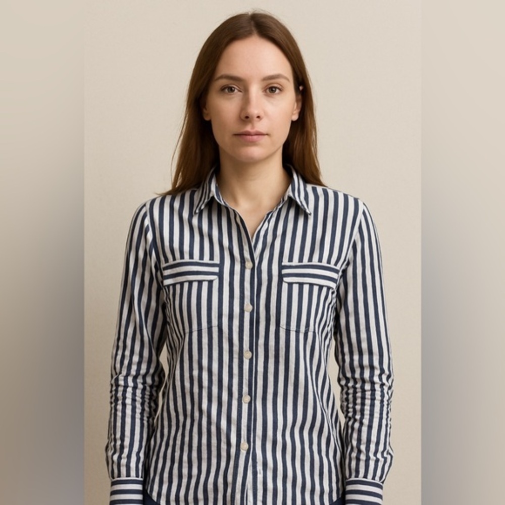 Medium Alexander Jordan Women’s Long Sleeve Blue & White Button-Up | Lightweight
